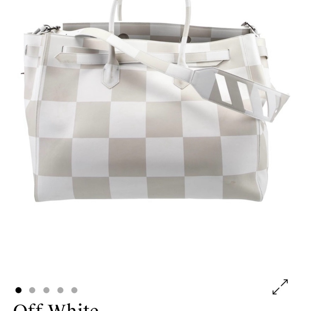 Off-White c/o x Brooklyn Museum
FOS 04 Square XL Tote - Picture 9 of 9